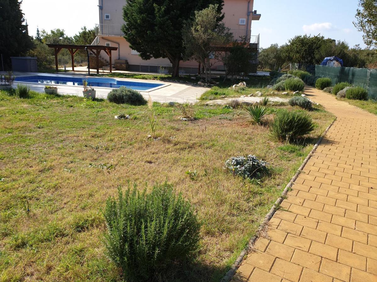 Olive Apartments Ugljan Kültér fotó