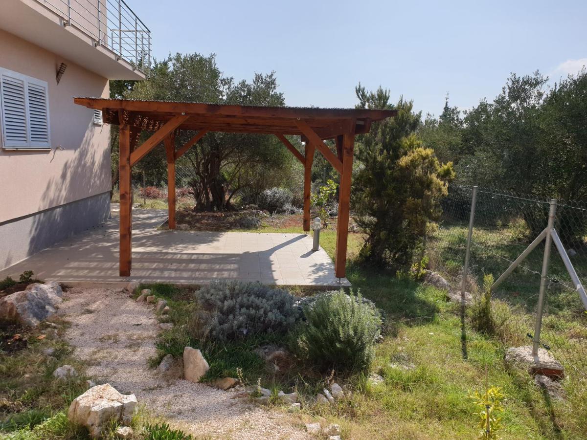 Olive Apartments Ugljan Kültér fotó