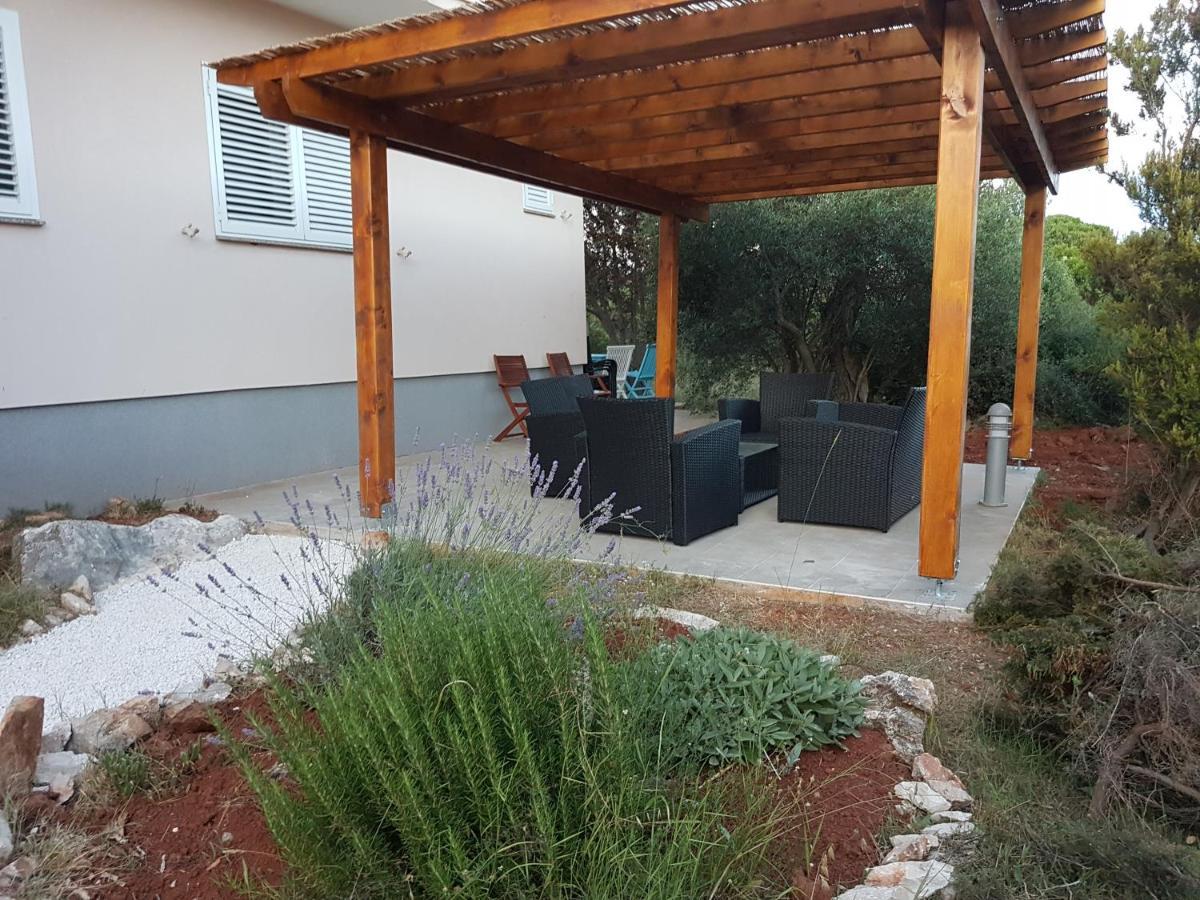 Olive Apartments Ugljan Kültér fotó