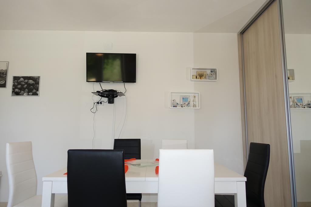 Olive Apartments Ugljan Kültér fotó