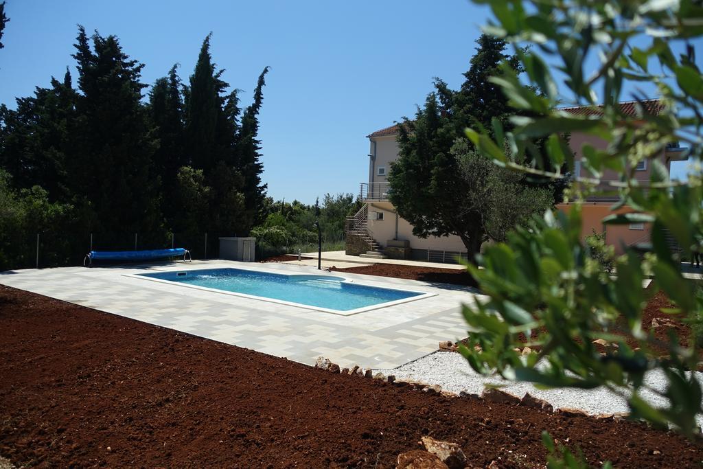 Olive Apartments Ugljan Kültér fotó