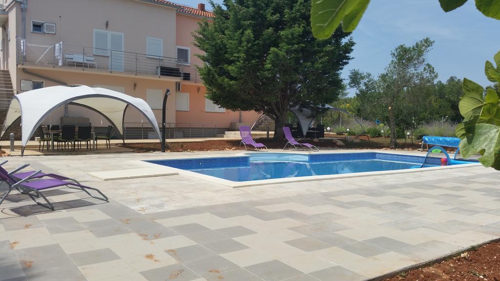 Olive Apartments Ugljan Kültér fotó