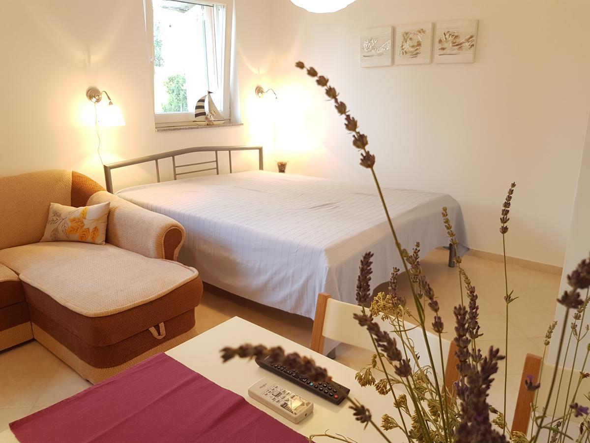 Olive Apartments Ugljan Kültér fotó